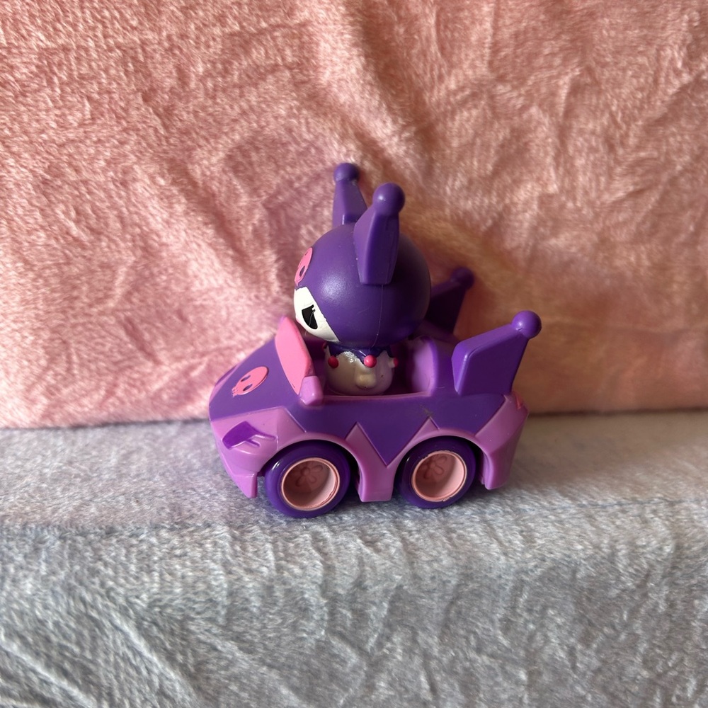 Kuromi Purple Toy Car - Picture 2 of 4